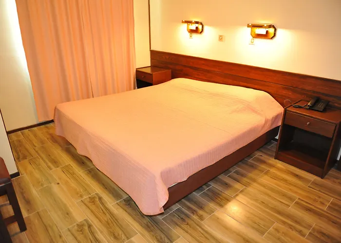 Niki Aparthotel 3*
