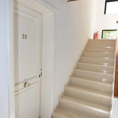 Niki Aparthotel