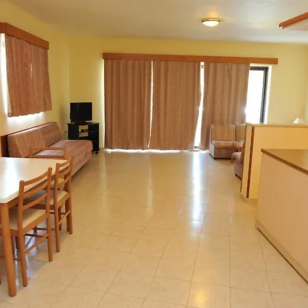 Niki Aparthotel 3*