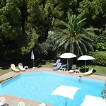 Niki Aparthotel