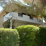 Niki Aparthotel 3*